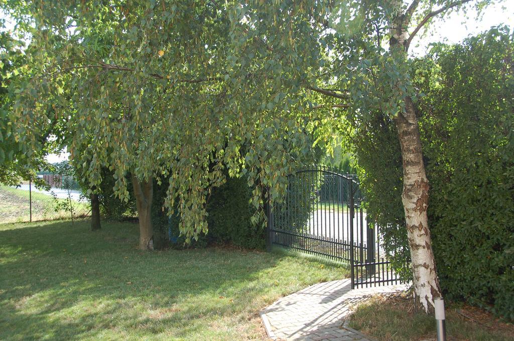 Apartament Zakatek Wroclawia Bielany Wrocławskie Exteriér fotografie
